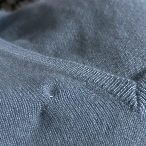 Malo Cashmere Sweater v neck i44 made in Italy - Picture 7 of 7